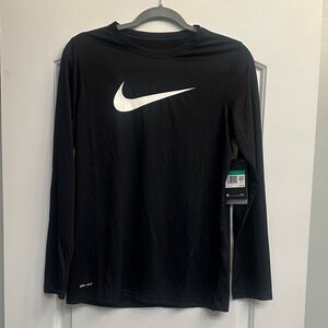 NWT Nike Boys XL Long Sleeve Shirt
